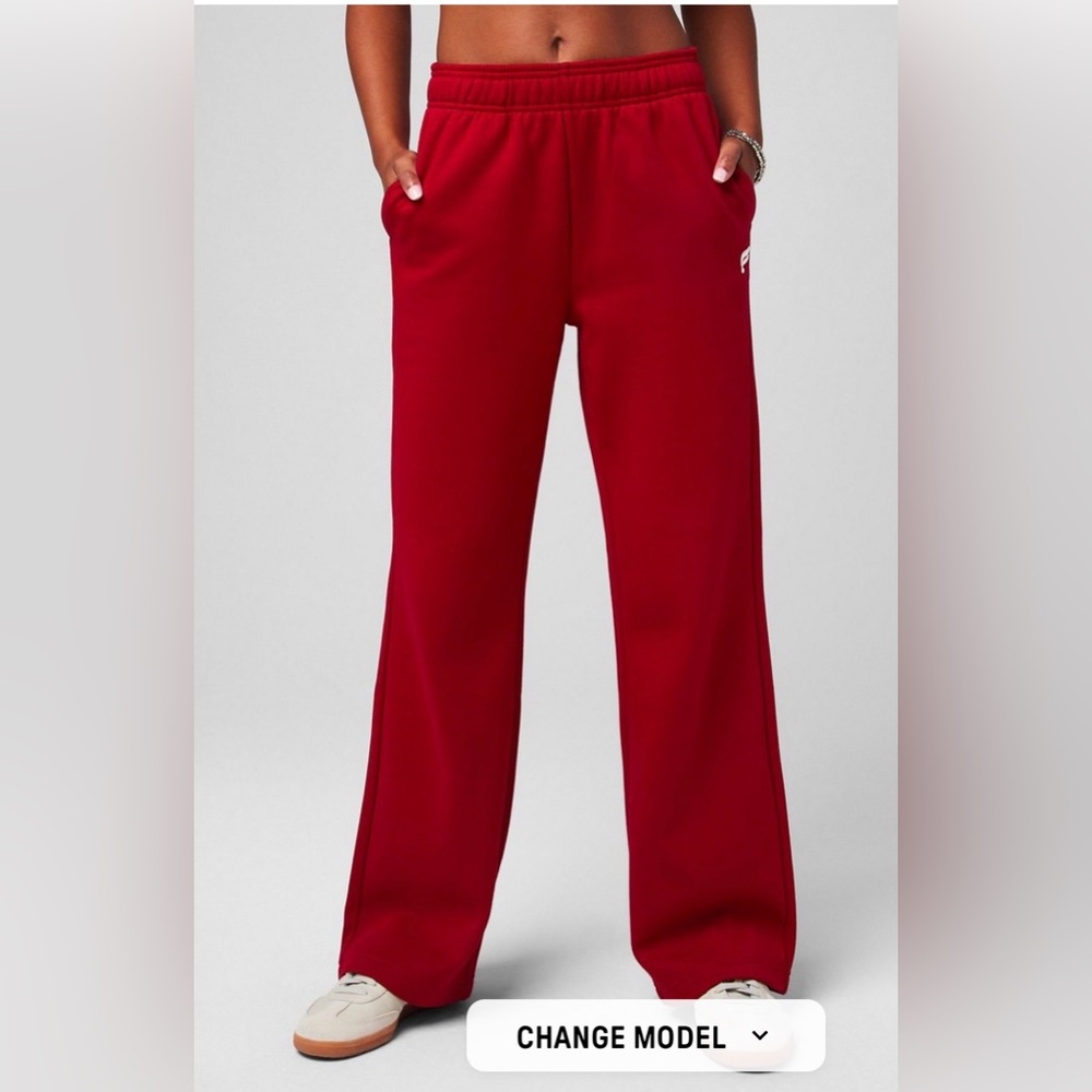 Women’s Fabletics Cozy Fleece Wide Leg Red Sweatpants NWT